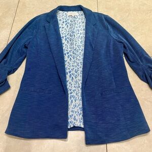 Skies Are Blue light denim blazer.